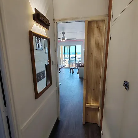 Sam - Face A La Apartmán *